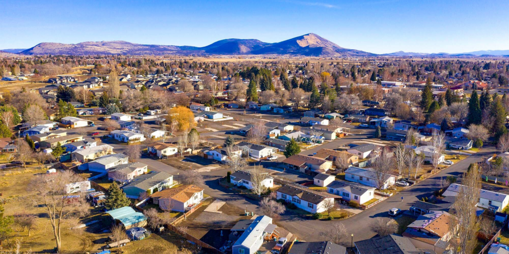 Community in Klamath Falls, Oregon